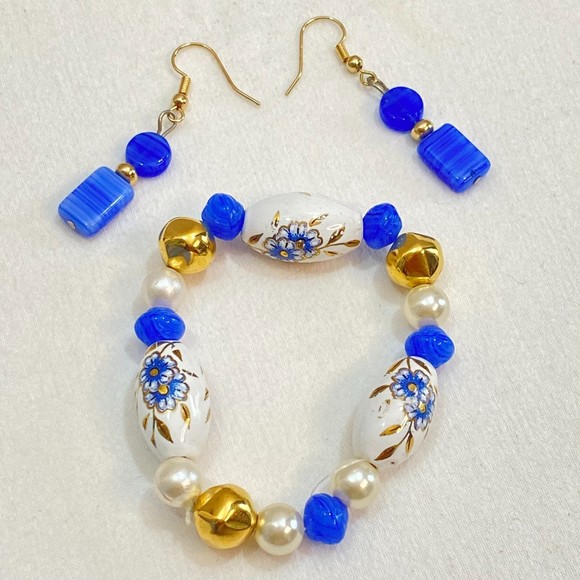 Stretch Bracelet And Earrings Set Deep Blue And White Floral Cloisonne Beads - Picture 1 of 10